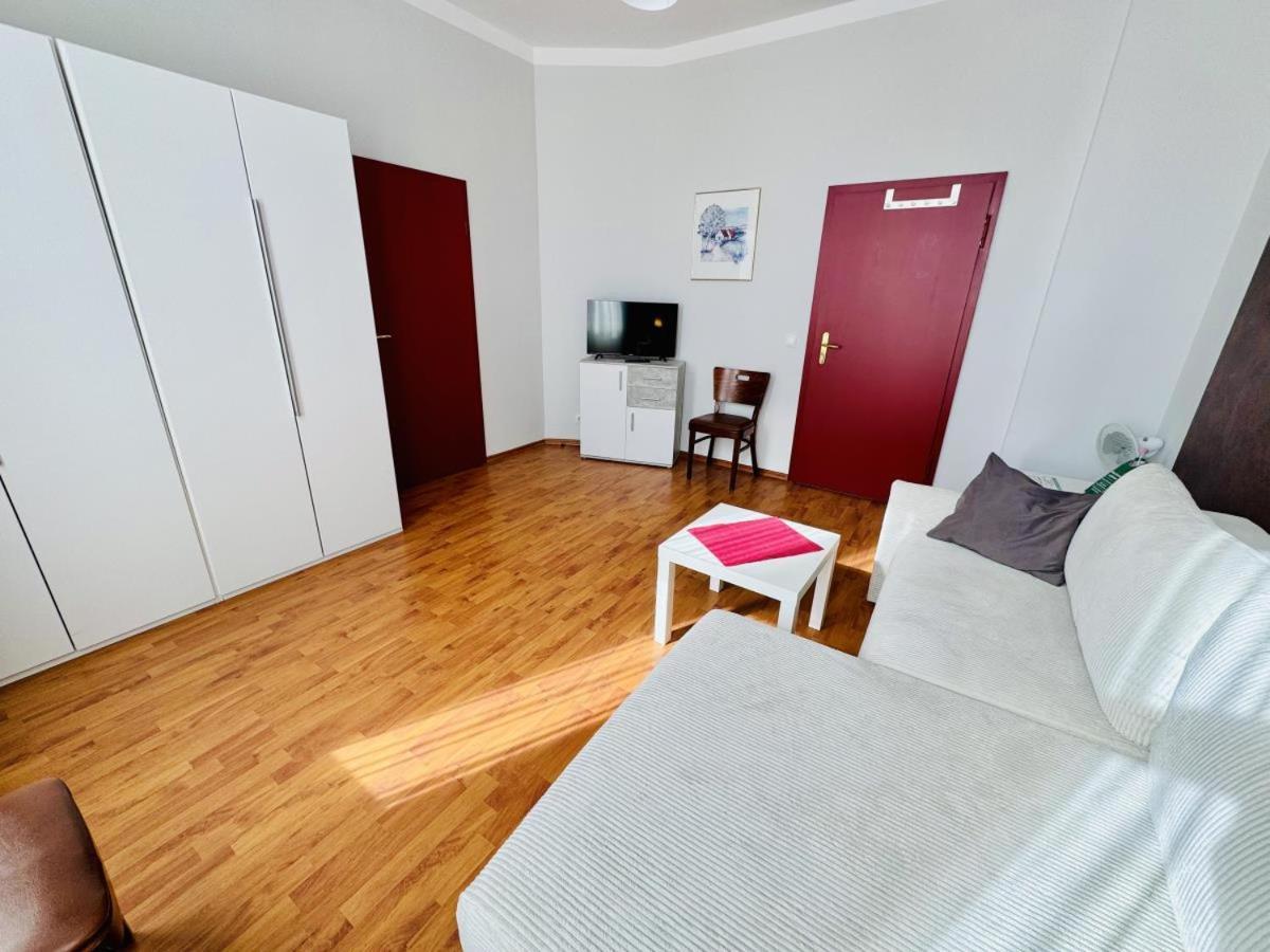 Doppelzimmer Zapfhahn, Direkt Am Alten Strom Rostock Eksteriør bilde